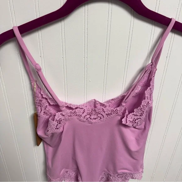 Skims Fits Everybody Lace Cami Bodysuit Petal XS NWT - Picture 7 of 10